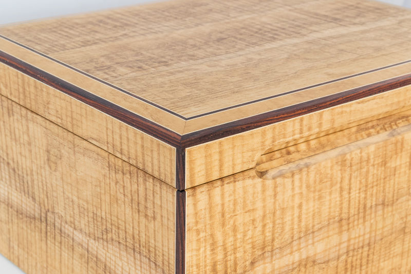 Humidor nach Maß, Maßanfertigung Massivholz Augsburg Bayern Deutschland